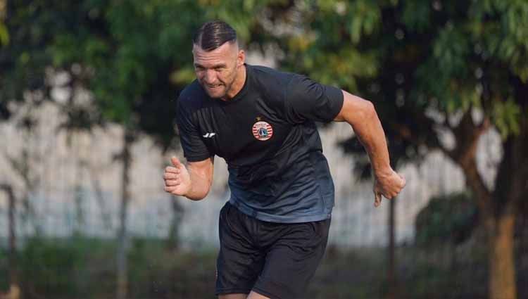 Striker Persija, Marko Simic kembali berlatih dengan tim di Lapangan Halim, Jakarta, Senin (07/09/20). Copyright: © Khairul Imam/Persija