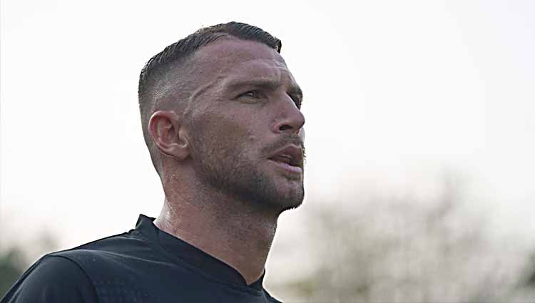 Striker Persija, Marko Simic kembali berlatih dengan tim di Lapangan Halim, Jakarta, Senin (7/9/20). Copyright: © Khairul Imam/Persija