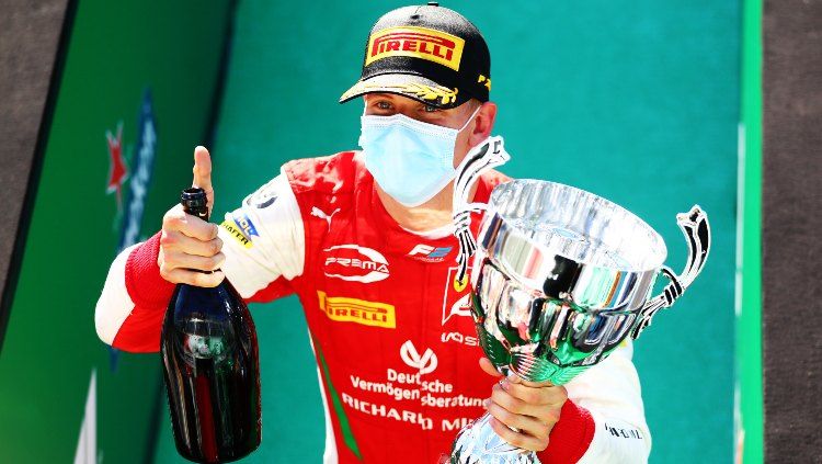 Mick Schumacher juara di feature race F2 GP Monza. Copyright: © Dan Istitene - Formula 1/Formula 1 via Getty Images