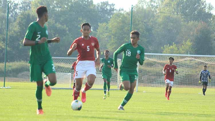 Rizky Ridho (kedua dari kiri) saat laga Timnas U-19 vs Arab Saudi U-19, Jumat (11/09/20). Copyright: © PSSI