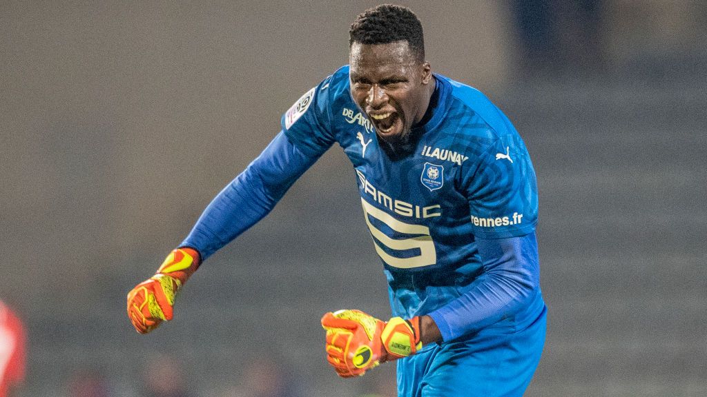 Keberhasilan Edouard Mendy menjadi pemain kunci di Chelsea bisa semakin mengangkat kepercayaan diri para kiper- Afrika untuk merumput di liga-liga top Eropa. Copyright: © Tim Clayton/Corbis via Getty Images