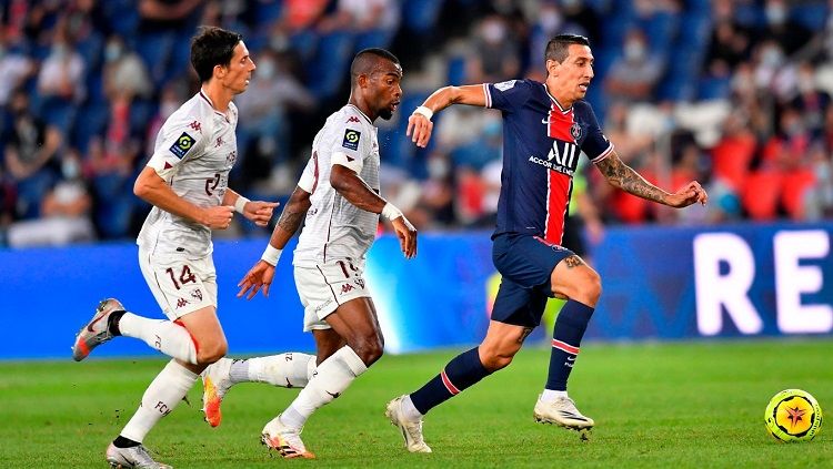 Gelandang PSG, Angel Di Maria, beraksi dalam pertandingan Ligue 1 Prancis kontra Metz, Rabu (16/9/20). Copyright: © Twitter PSG