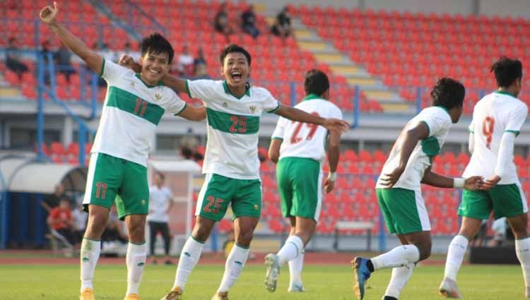 Shin Tae-yong mengungkapkan perasaannya kepada media Korea Selatan usai mengantarkan Timnas Indonesia U-19 memetik kemenangan perdana melawan Qatar dalam laga uji  coba internasional. Copyright: © Media PSSI