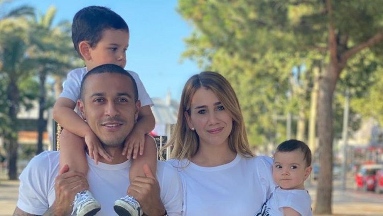 Kesan Pertama Istri Cantik Thiago Alcantara Saat Tinggal Di Liverpool Indosport