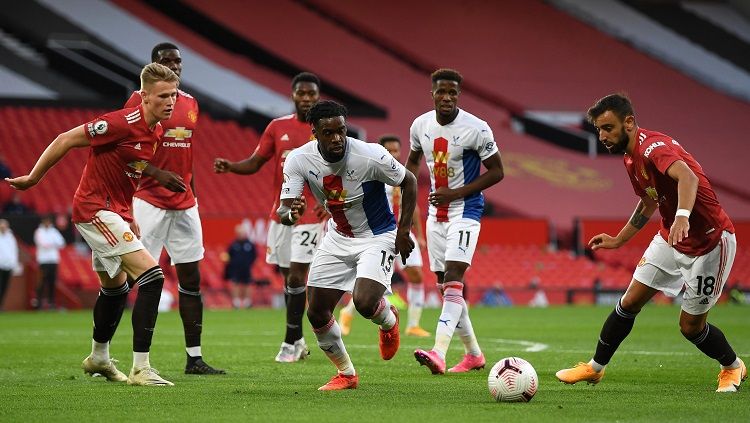 Aksi gelandang Manchester United, Bruno Fernandes, dalam pertandingan Liga Inggris kontra Crystal Palace, Sabtu (19/9/20). Copyright: © Twitter Premier League