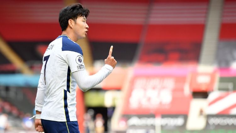Selebrasi gol Son Heung-min di laga peka kedua Liga Inggris Southampton vs Tottenham Hotspur. Copyright: © Justin Tallis/PA Images via Getty Images