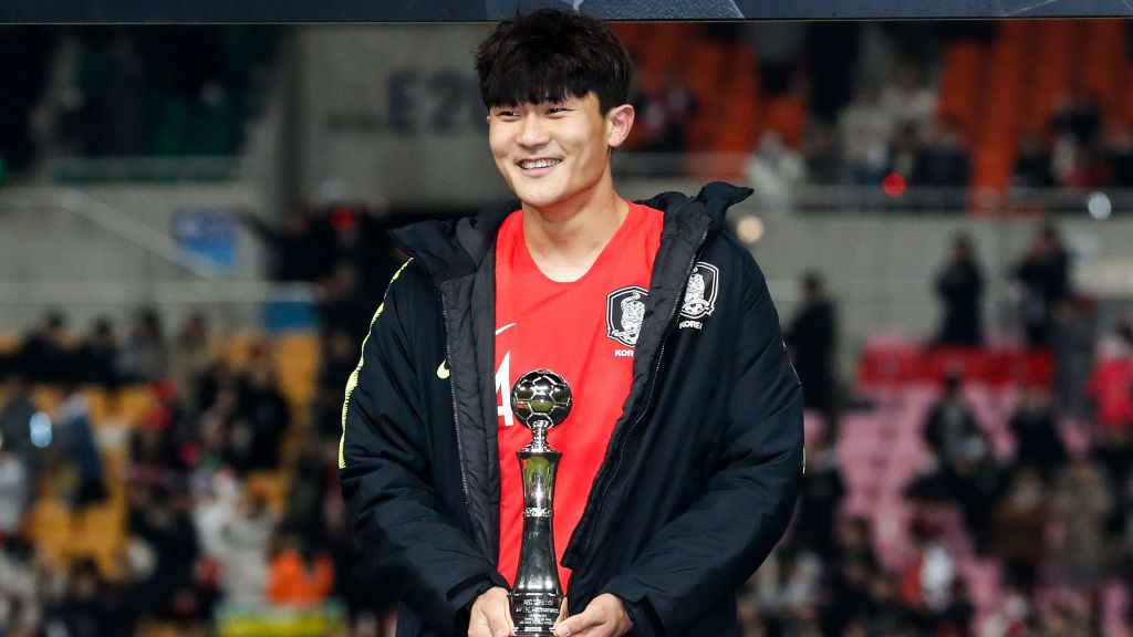Kim Min-jae, pemain Korea Selatan yang diminta oleh Son Heung-min untuk didatangkan ke Tottenham. Copyright: © Zhizhao Wu/Getty Images