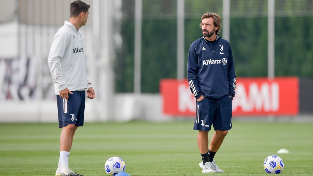Alvaro Morata dan Andrea Pirlo di sesi latihan Juventus Copyright: © Daniele Badolato - Juventus FC via Getty Images