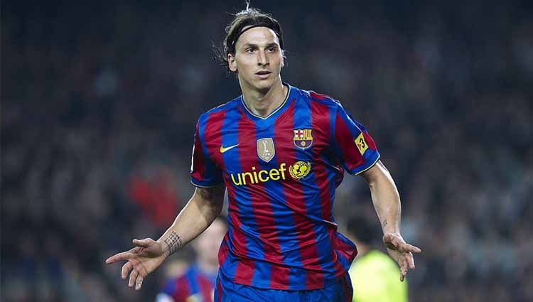 Zlatan Ibrahimovic bisa jadi salah satu contoh nyata bahwa meninggalkan raksasa LaLiga Spanyol Barcelona tak selamanya jadi tanda penurunan karier sepak bola. Copyright: © Manuel Queimadelos Alonso/Getty Images