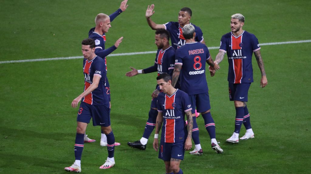 Skuat Paris Saint-Germain merayakan kemenangan mereka atas Stade Reims Copyright: © Xavier Laine/Getty Images
