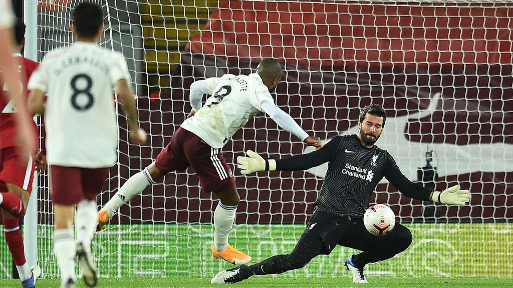 Absen Vs Aston Villa Liverpool Tanpa Alisson Selama Sebulan Indosport