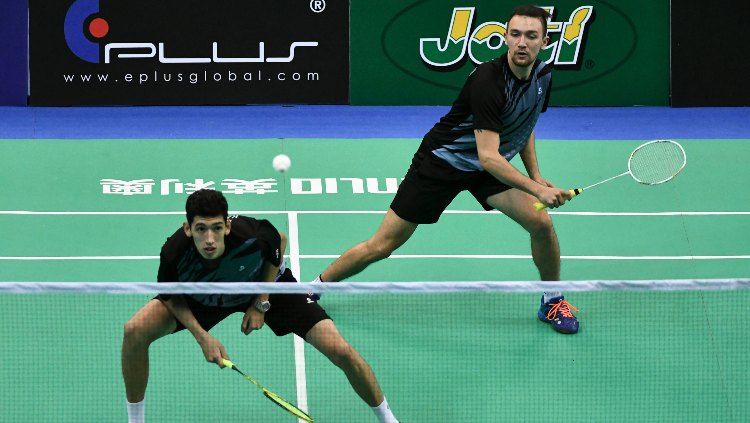 Khaitmurat Kulmatov dan Artur Niyazov, pemain bulutangkis asal Kazakhstan. Copyright: © Robertus Pudyanto/Getty Images