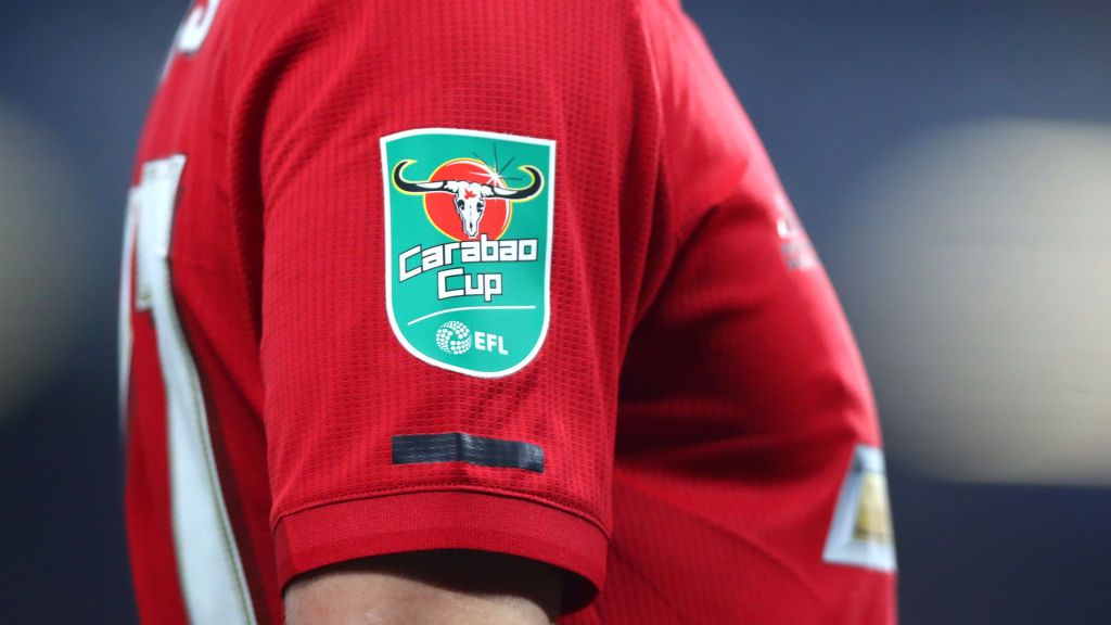 Logo Carabao Cup di lengan jersey Manchester United Copyright: © Chloe Knott - Danehouse/Getty Images