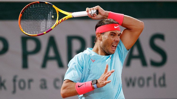 Rafael Nadal mengenakan jam tangan mewah senilai 1 juta dolar di Prancis Terbuka 2020. Copyright: © Clive Brunskill/Getty Images