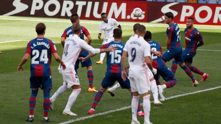 Vinicius Junior mencetak gol bagi Real Madrid saat melawan Levante. Copyright: © twitter.com/realmadrid