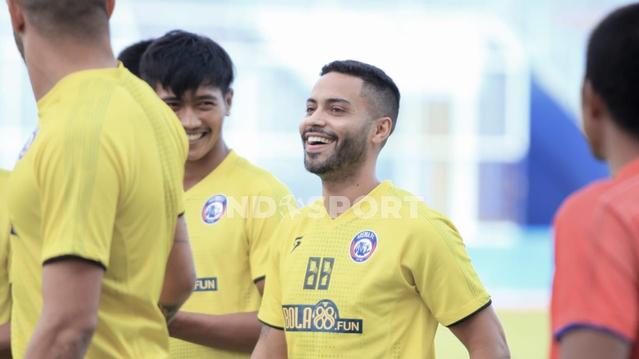 Arema FC menunda perkenalan Bruno Smith Nogueira Camargo sebagai playmaker baru pada lanjutan Liga 1 2020. Copyright: © Ian Setiawan/INDOSPORT