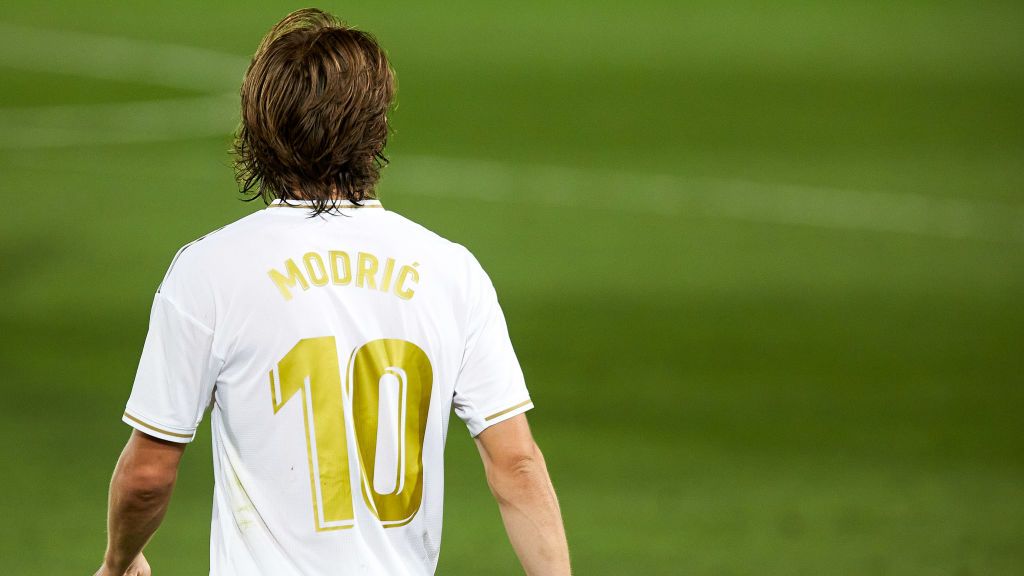 Luka Modric dan nomor punggung 10 Real Madrid Copyright: © Berengui/DeFodi Images via Getty Images