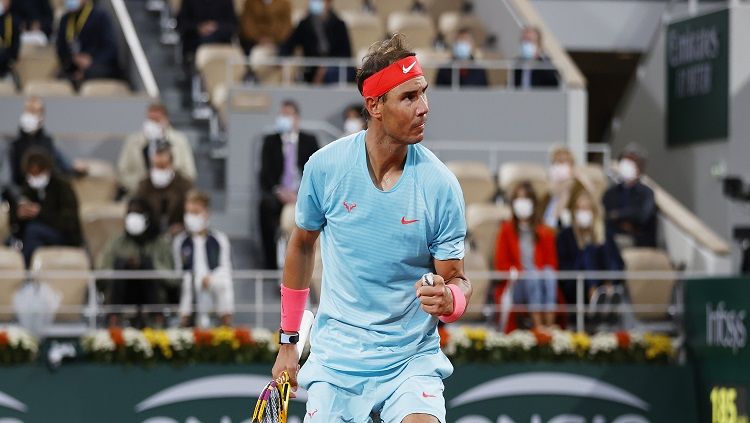 Banyak yang mengeluhkan karantina ketika hendak mengikuti Australian Open 2021, petenis no. 2 dunia Rafael Nadal malah ajak pemain lainnya untuk bersikap lebih bijak. Copyright: © Clive Brunskill/Getty Images