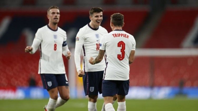 Jordan Henderson, Mason Mount dan Kieran Trippier di Inggris Copyright: © Twitter @England