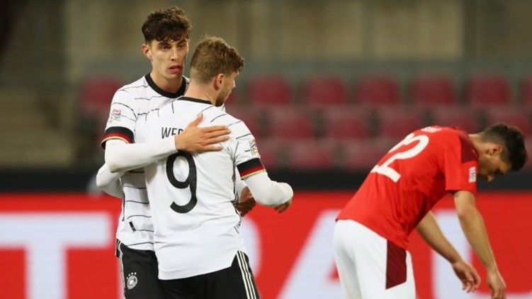 Selebrasi Timo Werner dan Kai Havertz usai Jerman mencetak gol ke gawang Swiss pada laga lanjutan UEFA Nations League. Copyright: © Twitter @DFB_Team_EN