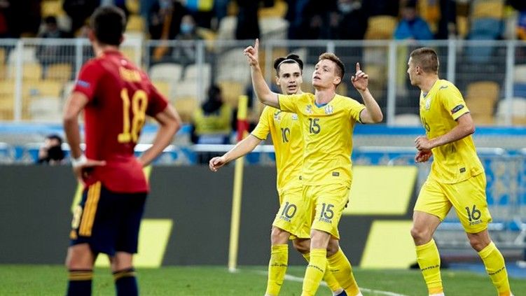 Spanyol harus bertekuk lutut di tangan Ukraina Copyright: © Twitter @EURO2020