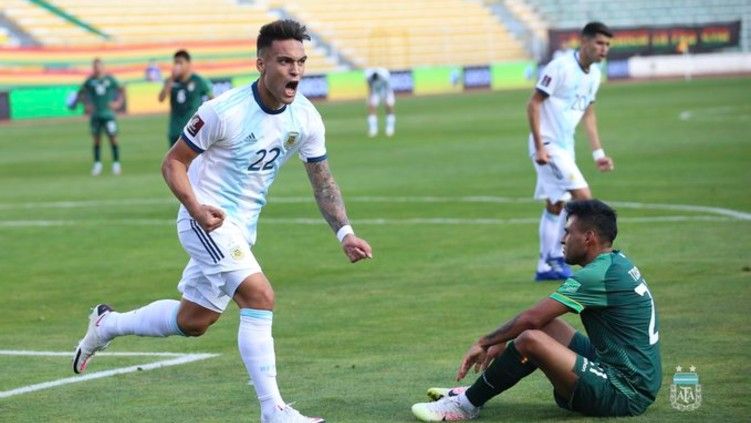 Lautaro Martinez merayakan gol Argentina ke gawang Bolivia dalam lanjutan Kualifikasi Piala Dunia 2022. Copyright: © Twitter @Argentina