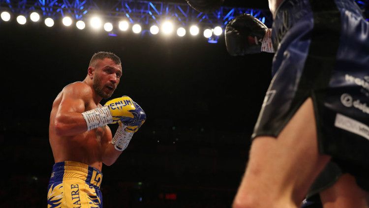 Berikut link live streaming mega duel tinju dunia antara Vasyl Lomachenko vs Teofimo Lopez yang berlangsung pada pukul 09:00 WIB, Minggu (18/10/20) hari ini. Copyright: © Richard Heathcote/Getty Images.