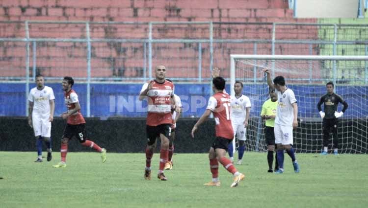 Madura United menyampaikan tiga tuntutan kepada PSSI, sebelum benar-benar menempuh opsi untuk membubarkan tim atas ketidakjelasan lanjutan kompetisi Liga 1. Copyright: © Ian Setiawan/INDOSPORT