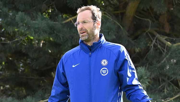 Legenda Chelsea, Petr Cech, menjadi korban ketiga dari eksekutif klub usai tim diambil alih pengusaha Amerika Serikat, Todd Boehly. Copyright: © Getty Images