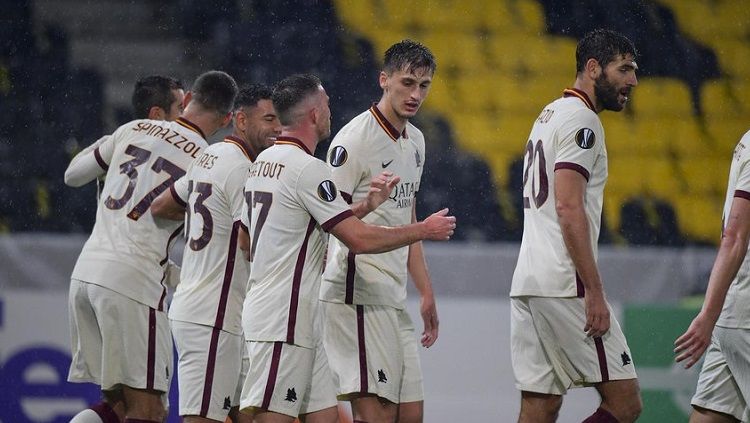 Berikut hasil pertandingan matchday 1 Grup A Liga Europa antara Young Boys vs AS Roma, di mana Roma berhasil menang 2-1 setelah tertinggal lebih dulu. Copyright: © Twitter @ASRomaEN