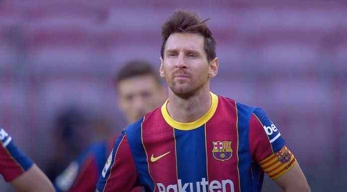 Wajah murung Lionel Messi usai Barcelona dikalahkan Real Madrid. Copyright: © givemesport/elclasico/ESPN