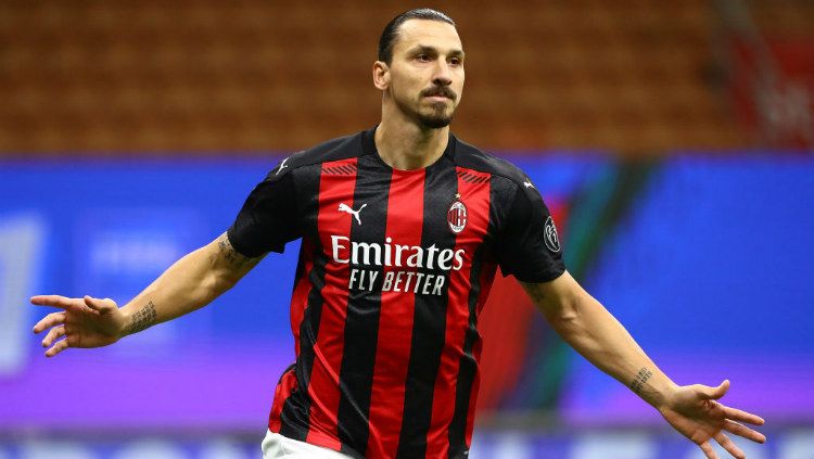 Selebrasi gol Zlatan Ibrahimovic dalam lanjutan Liga Italia AC Milan vs AS Roma. Copyright: © Marco Luzzani/Getty Images