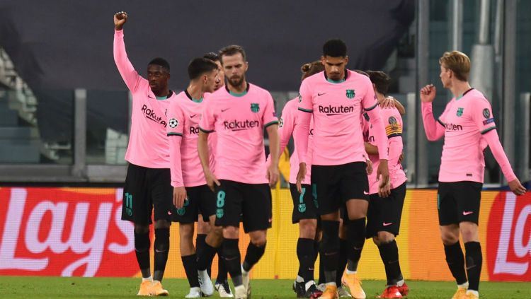 Barcelona memiliki waktu 8 hari untuk terhindar dari kebangkrutan yang mengancam mereka setelah gagal bernegosiasi dengan para staf dan pemainnya. Copyright: © Tullio Puglia - UEFA/UEFA via Getty Images