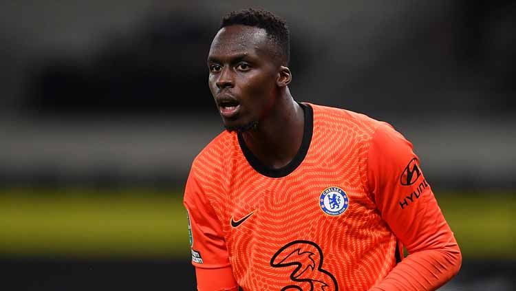 Edouard Mendy diprediksi masih jadi kiper nomor satu Chelsea musim ini. Copyright: © Getty Images