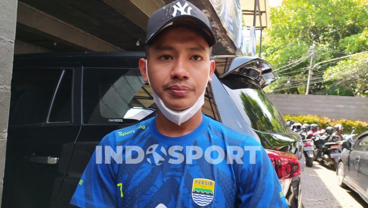 Gelandang Persib, Beckham Putra Nugraha ditemui di Graha Persib, Jalan Sulanaja, Kota Bandung, Selasa (03/11/2020). Copyright: © Arif Rahman/INDOSPORT