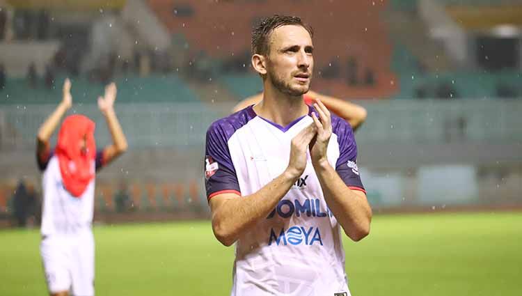 Gelandang asal Bosnia & Herzegovina, Eldar Hasanovic memutuskan pergi dari Persita Tangerang karena molornya lanjutan Liga 1 2020. Copyright: © Media Persita Tangerang