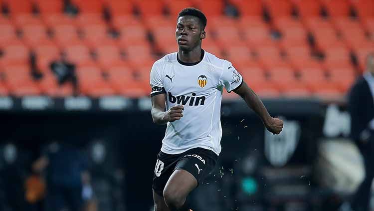 Yunus Musah, pemain Valencia yang juga dikaitkan dengan Liverpool. Foto: Eric Alonso/Getty Images. Copyright: © Eric Alonso/Getty Images