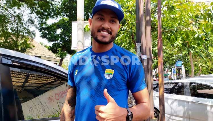 Wander Luiz salah satu pemain asing yang masih bertahan di Persib. Namun belum bisa bergabung dengan tim. Copyright: © Arif Rahman/Indosport