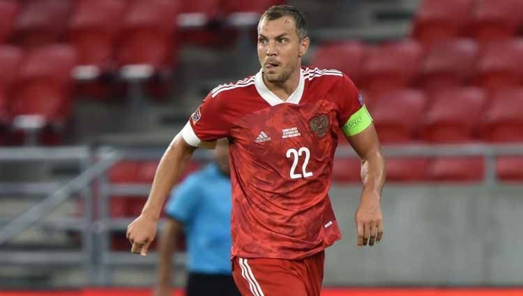 Pemain Timnas Rusia, Artem Dzyuba. Copyright: © ATTILA KISBENEDEK/AFP via Getty Images