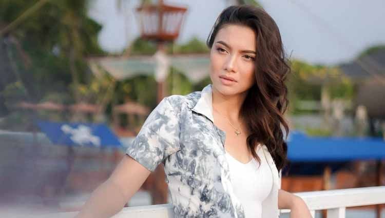 Angela Gilsha, aktris, model cantik Indonesia. Copyright: © Instagram@angelagilsha