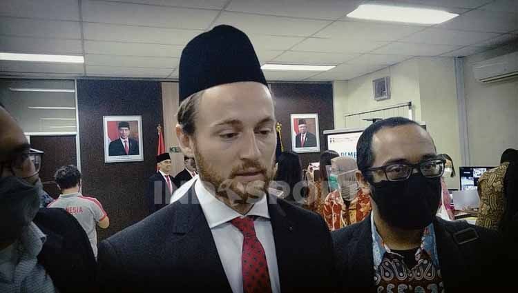 Gelandang Persija Jakarta, Marc Klok, menyatakan sangat bangga usai menyandang status sebagai warga negara Indonesia (WNI). Copyright: © Zainal Hasan/INDOSPORT