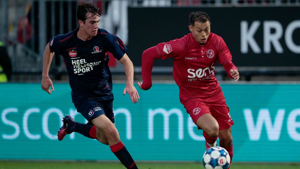 Ilias Alhaft, pemain Almere City berdarah Indonesia. Copyright: © Soccrates/Getty Images