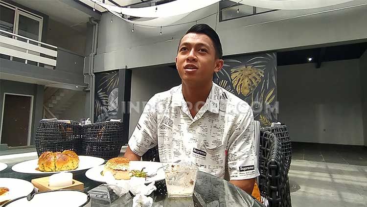 Gelandang Persib Bandung, Febri Hariyadi saat ditemui di Sulanjana Town, Jalan Sulanjana, Kota Bandung, Minggu (15/11/20) Copyright: © Arif Rahman/INDOSPORT