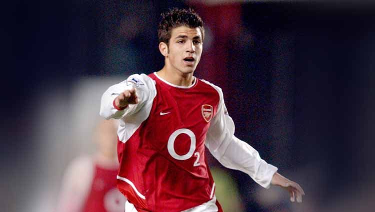 Dikabarkan menuju Como 1907, Cesc Fabregas merupakan jebolan La Masia yang juga dididik oleh Arsene Wenger. Foto: Tony Marshall/EMPICS via Getty Images. Copyright: © Tony Marshall/EMPICS via Getty Images