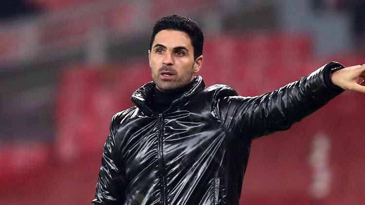 Mikel Arteta terancam dipecat setelah Arsenal terpuruk di peringkat 15 Liga Inggris. Berikut 5 nama yang bisa jadi penggantinya, termasuk 2 eks The Gunners. Copyright: © Marc Atkins/Getty Images