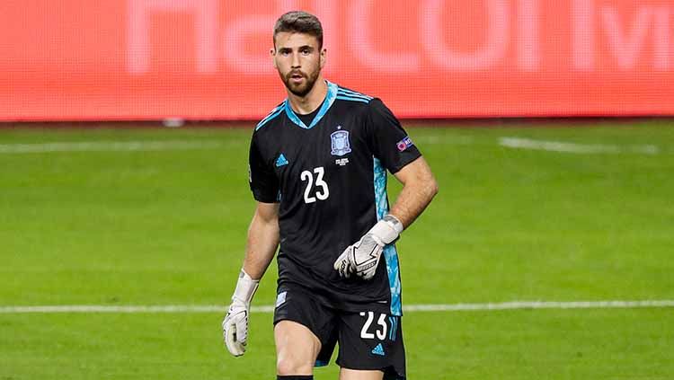 Jeda internasional November jadi momen indah bagi Unai Simon. Ia menjadi kiper utama Spanyol di tiga laga beruntun menggusur David de Gea dan Kepa Arrizabalaga. Copyright: © David S. Bustamante/Soccrates/Getty Images