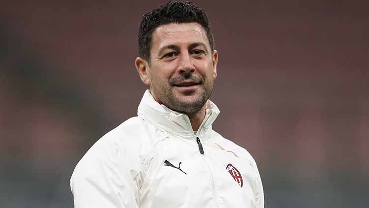Pelatih AC Milan pengganti Stefano Pioli, Daniele Bonera. Copyright: © Jonathan Moscrop/Getty Images