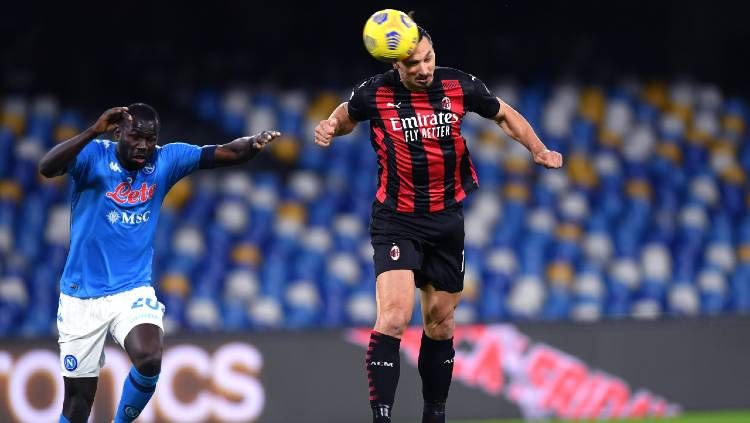 Zlatan Ibrahimovic Cetak Gol di AC Milan vs Lazio Copyright: © Francesco Pecoraro/Getty Images