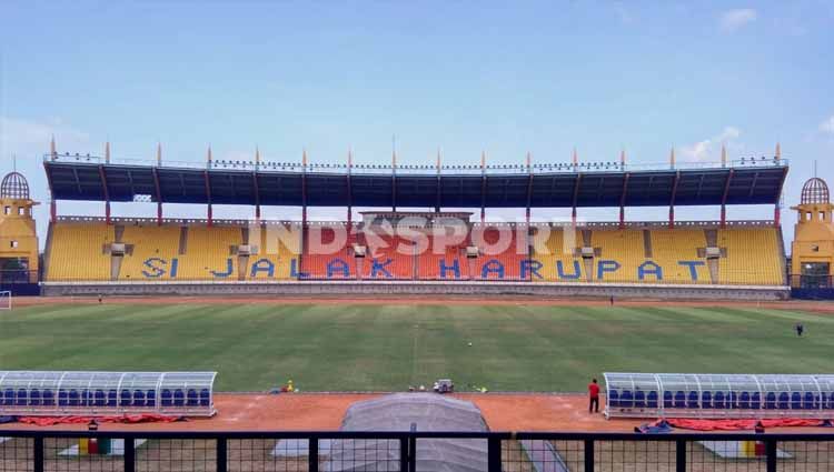 Stadion Si Jalak Harupat, Kabupaten Bandung akan segera direnovasi jelang Piala Dunia U-20 2023. Copyright: © Arif Rahman/Indosport.com