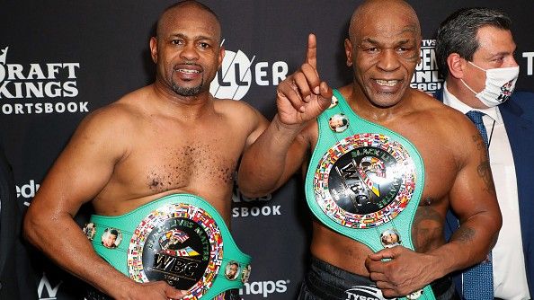 Peraturan tanpa pemenang laga Mike Tyson vs Roy Jones Jr Copyright: © (Photo by Joe Scarnici/Getty Images for Triller)